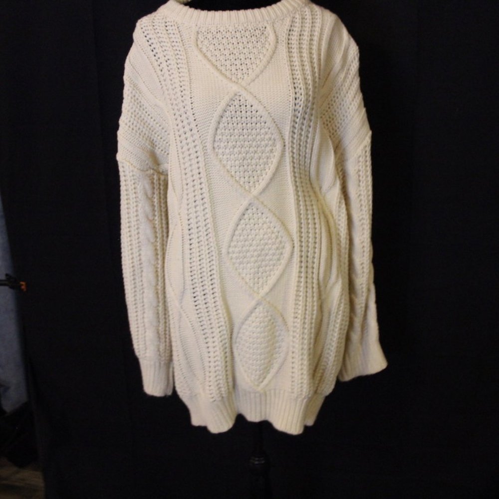 Oversized, chunky white sweater